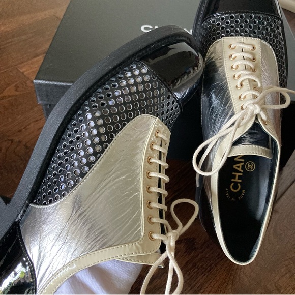 Chanel lace up shoes - Picture 12 of 15